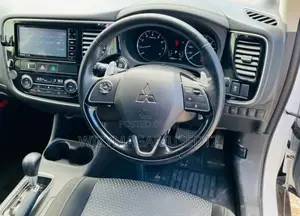 Mitsubishi Outlander 2015 White