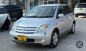 Toyota IST 2004 Silver