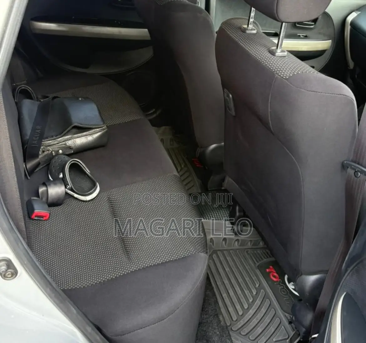 Toyota IST 2004 Silver