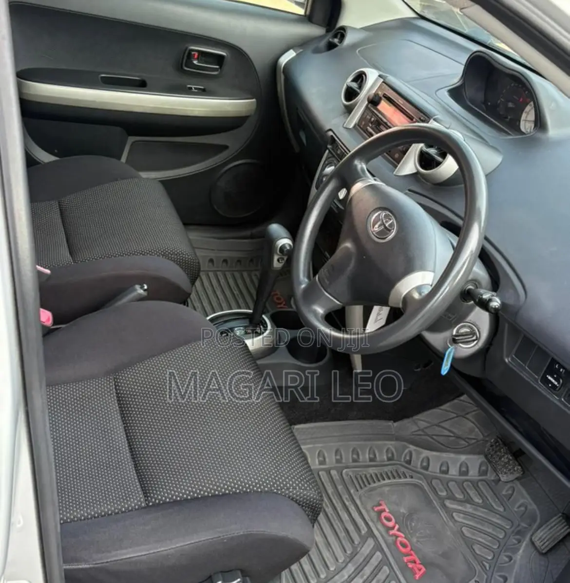 Toyota IST 2004 Silver