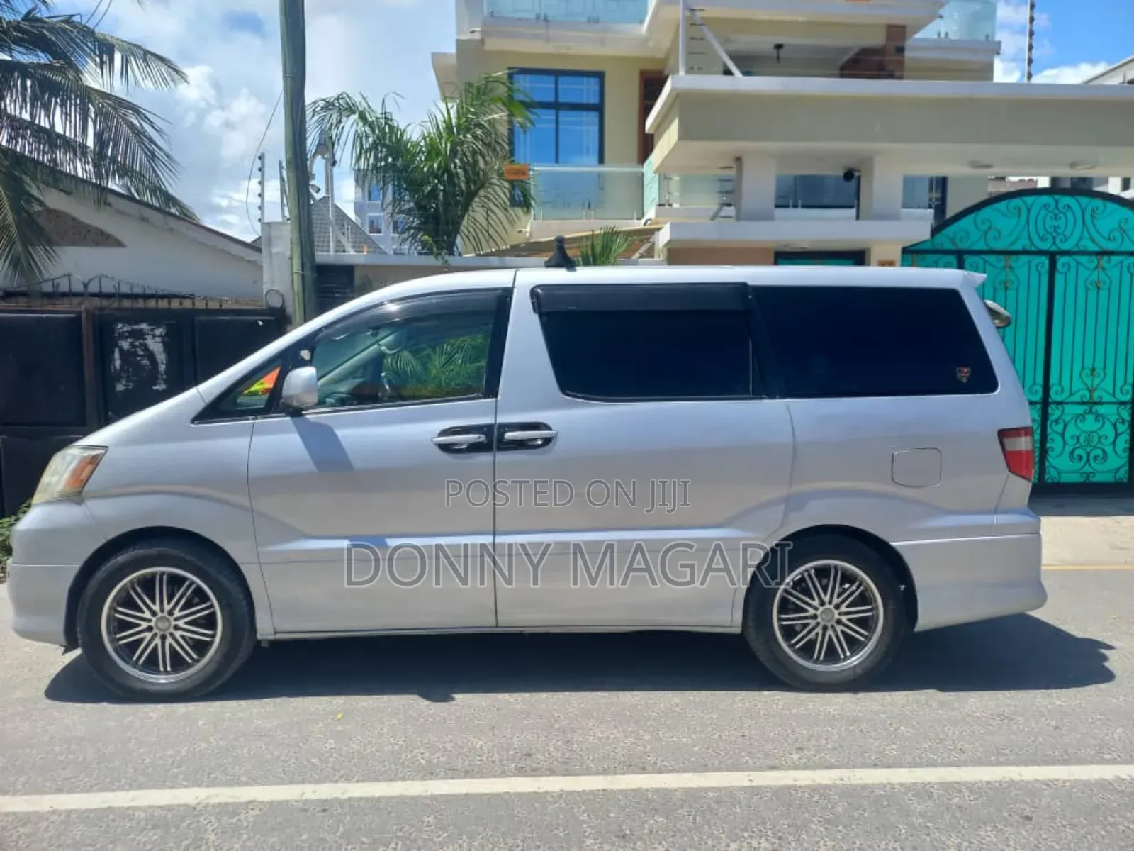 Toyota Alphard 2.4 Petrol AWD 2004 Silver