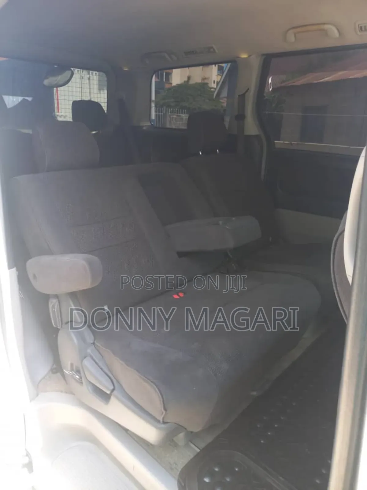 Toyota Alphard 2.4 Petrol AWD 2004 Silver
