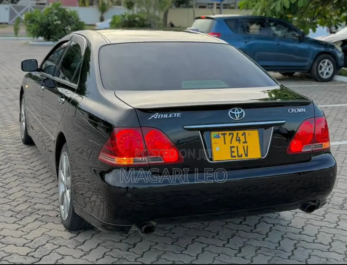 Toyota Crown 2006 Black