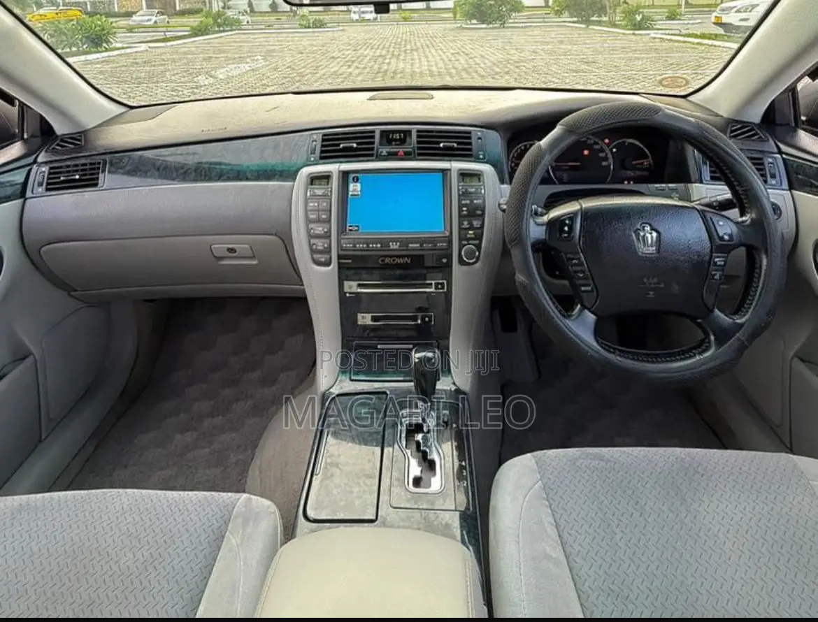 Toyota Crown 2006 Black