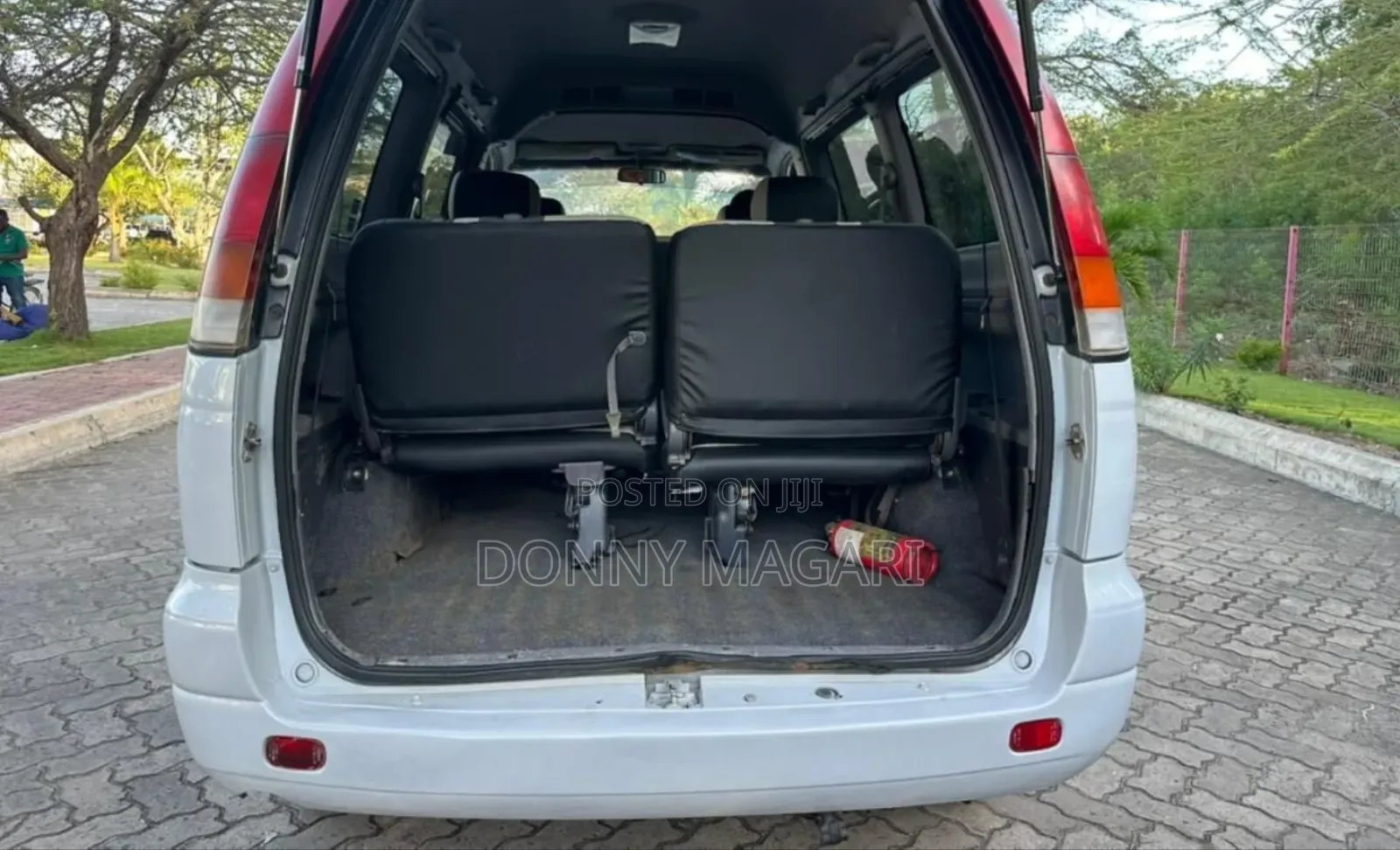 Toyota Noah 2.0 FWD (8 Seater) 2003 Silver