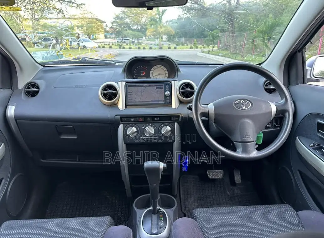 Toyota IST 2003 Silver