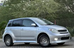 Toyota IST 2003 Silver