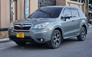 Subaru Forester 2.0XT Premium 4dr SUV AWD (2.0L 4cyl Turbo CVT) 2014