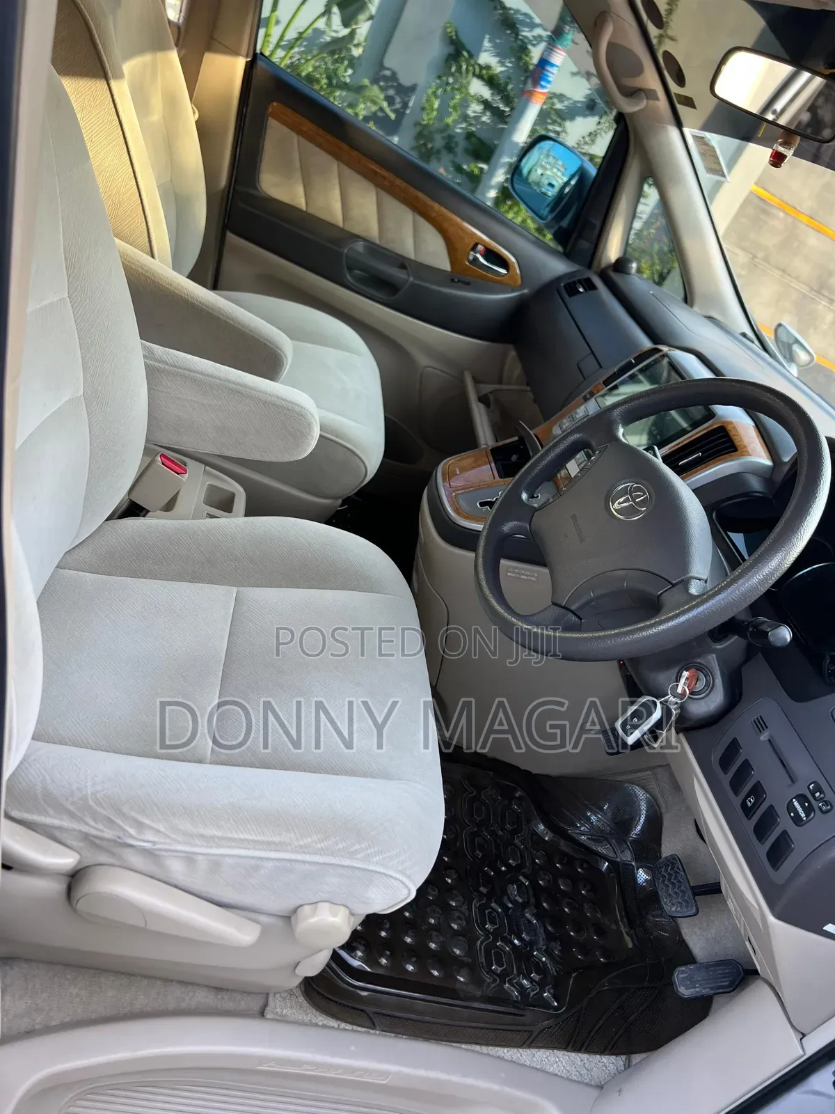 Toyota Alphard 2.4 Petrol AWD 2007 Silver