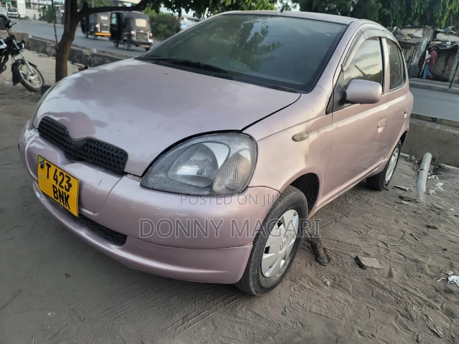 Toyota Vitz 1.3 AWD 3dr 2003 Pink