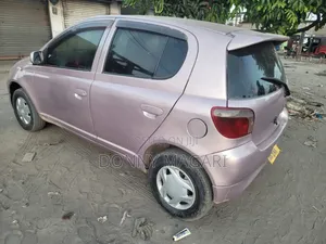 Toyota Vitz 1.3 AWD 3dr 2003 Pink