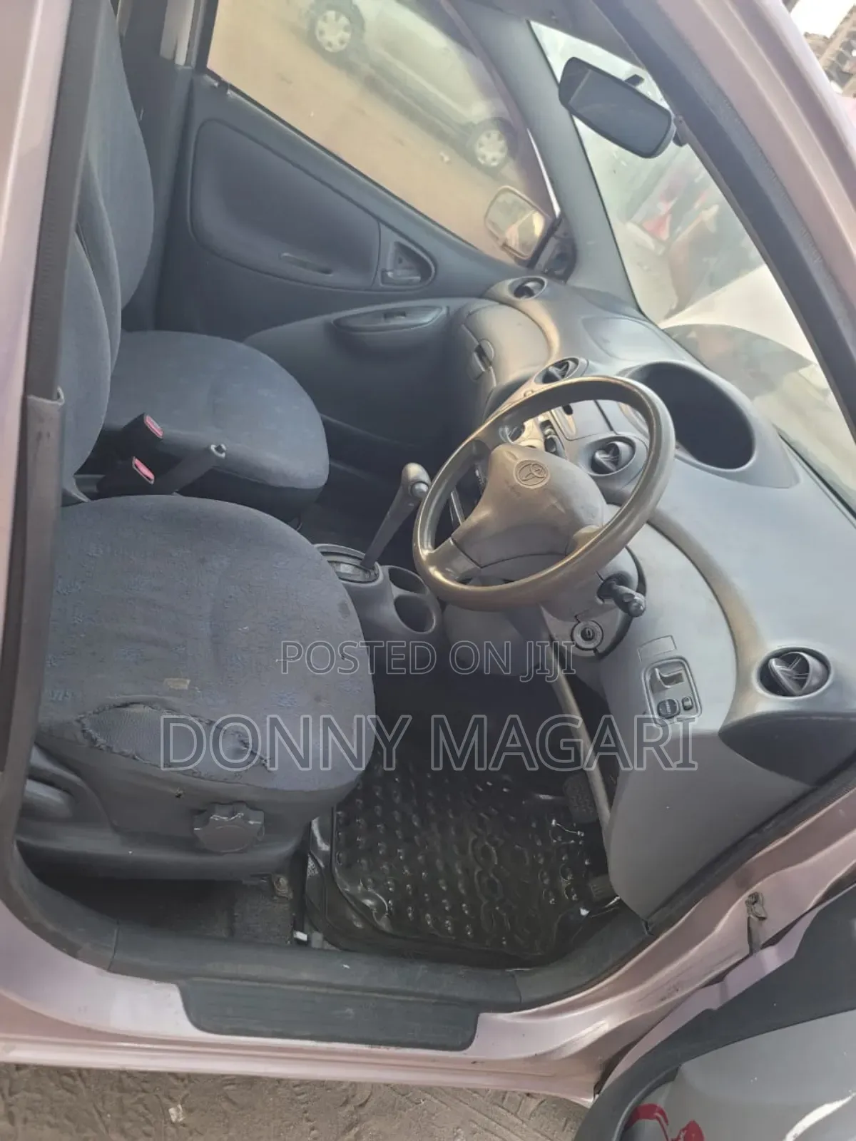 Toyota Vitz 1.3 AWD 3dr 2003 Pink