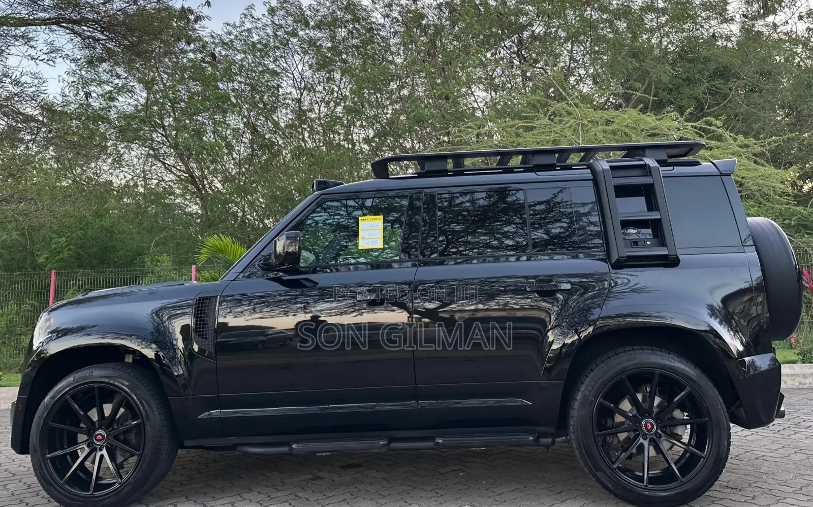 Land Rover Defender 2022 Black