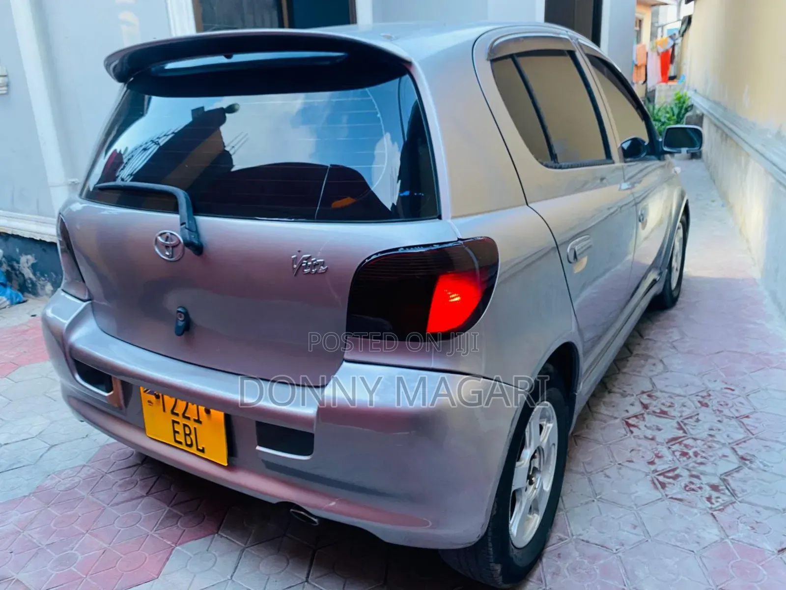 Toyota Vitz 1.3 FWD 5dr 2002 Silver