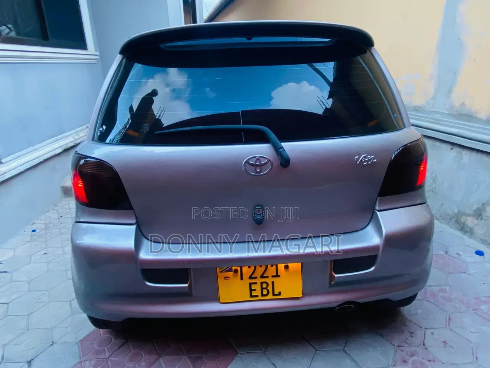 Toyota Vitz 1.3 FWD 5dr 2002 Silver