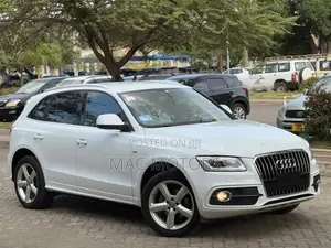 Audi Q5 2.0T Premium quattro 4dr SUV AWD (2.0L 4cyl Turbo 8A) 2014