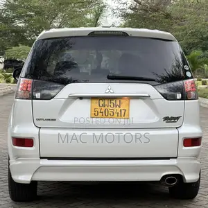 Mitsubishi Outlander 2010 White