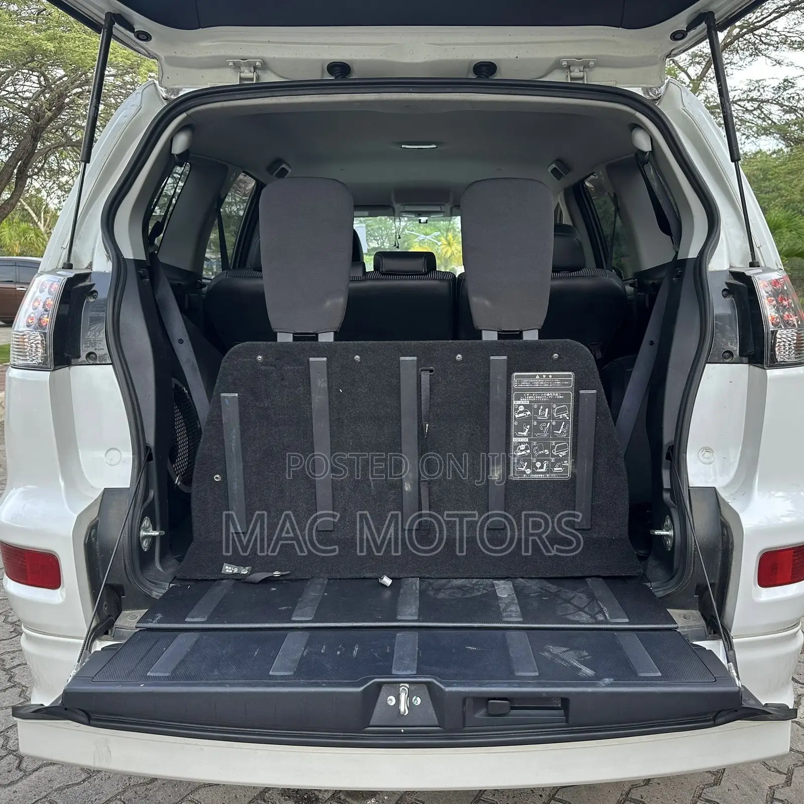 Mitsubishi Outlander 2010 White