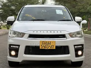 Mitsubishi Outlander 2010 White