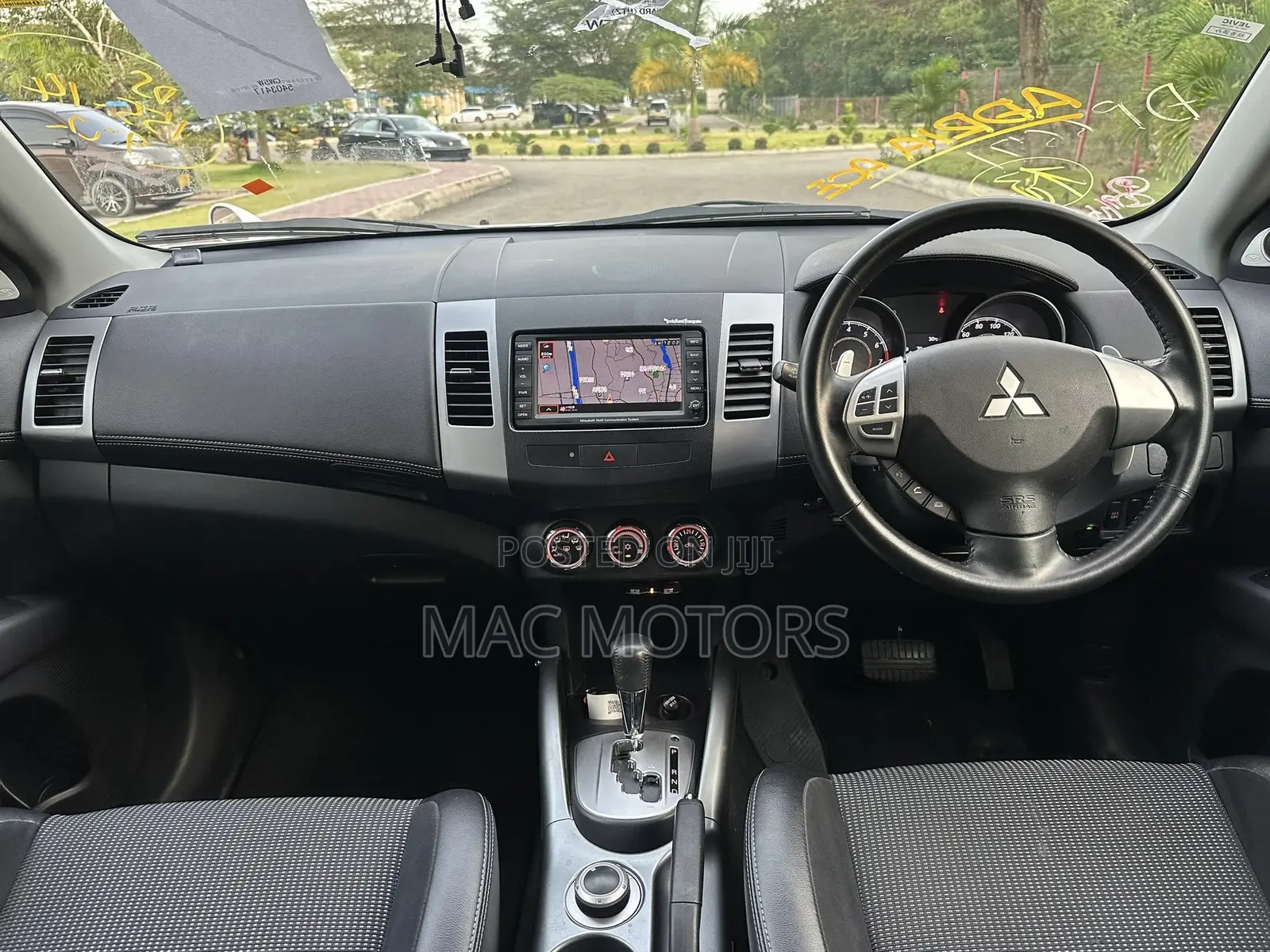 Mitsubishi Outlander 2010 White
