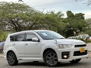 Mitsubishi Outlander 2010 White