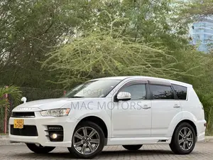 Mitsubishi Outlander 2010 White