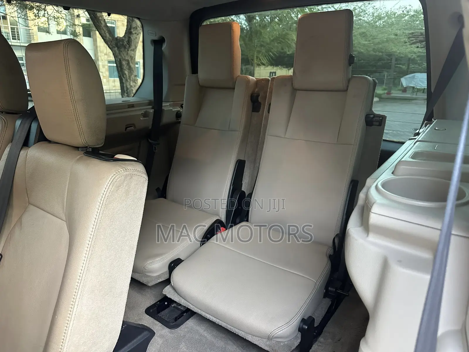 Land Rover Discovery 2010 Gray