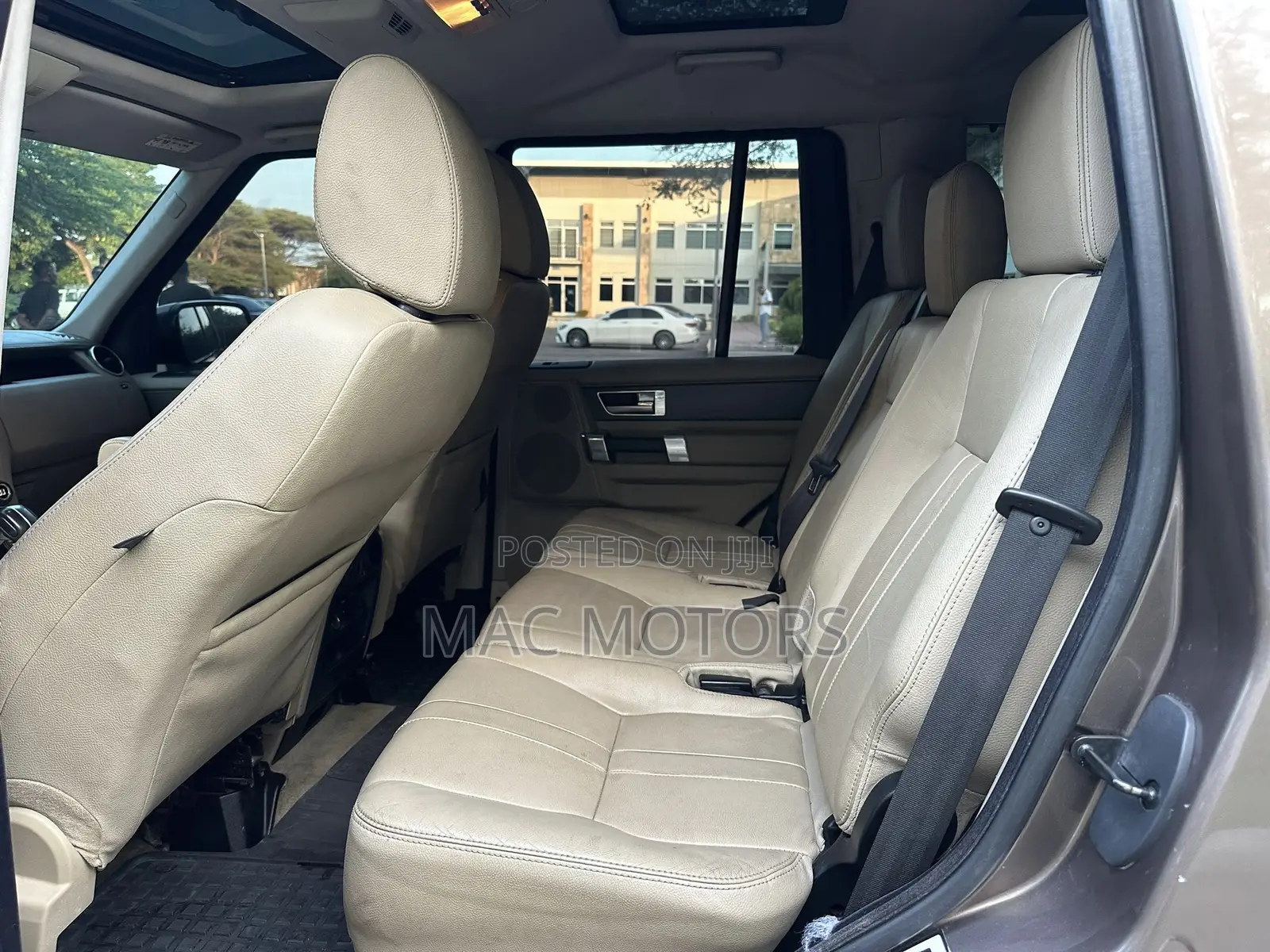 Land Rover Discovery 2010 Gray