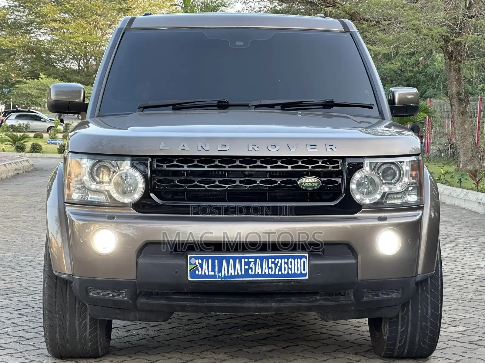 Land Rover Discovery 2010 Gray