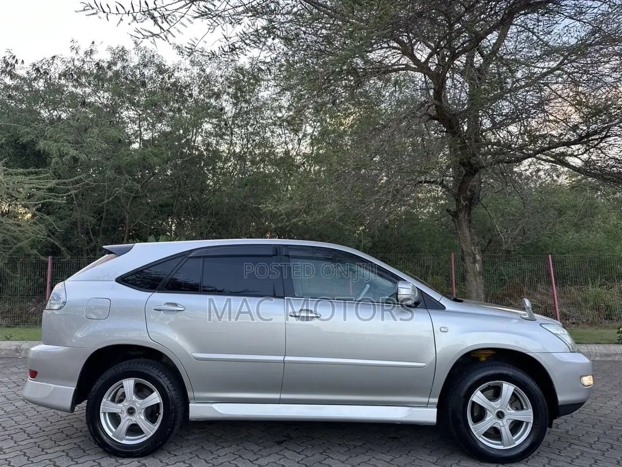 Toyota Harrier 2004 Silver