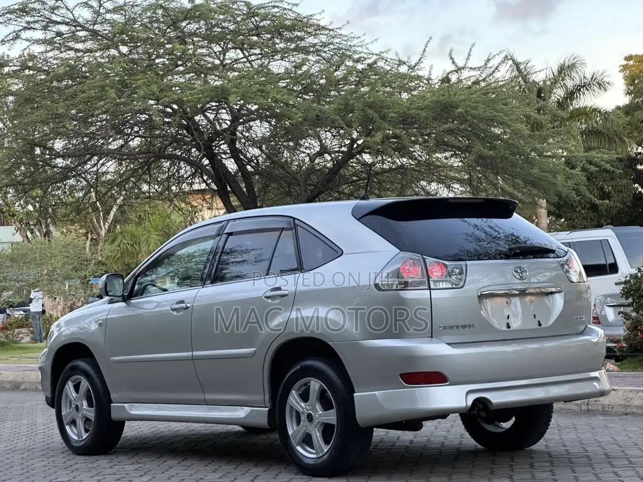 Toyota Harrier 2004 Silver