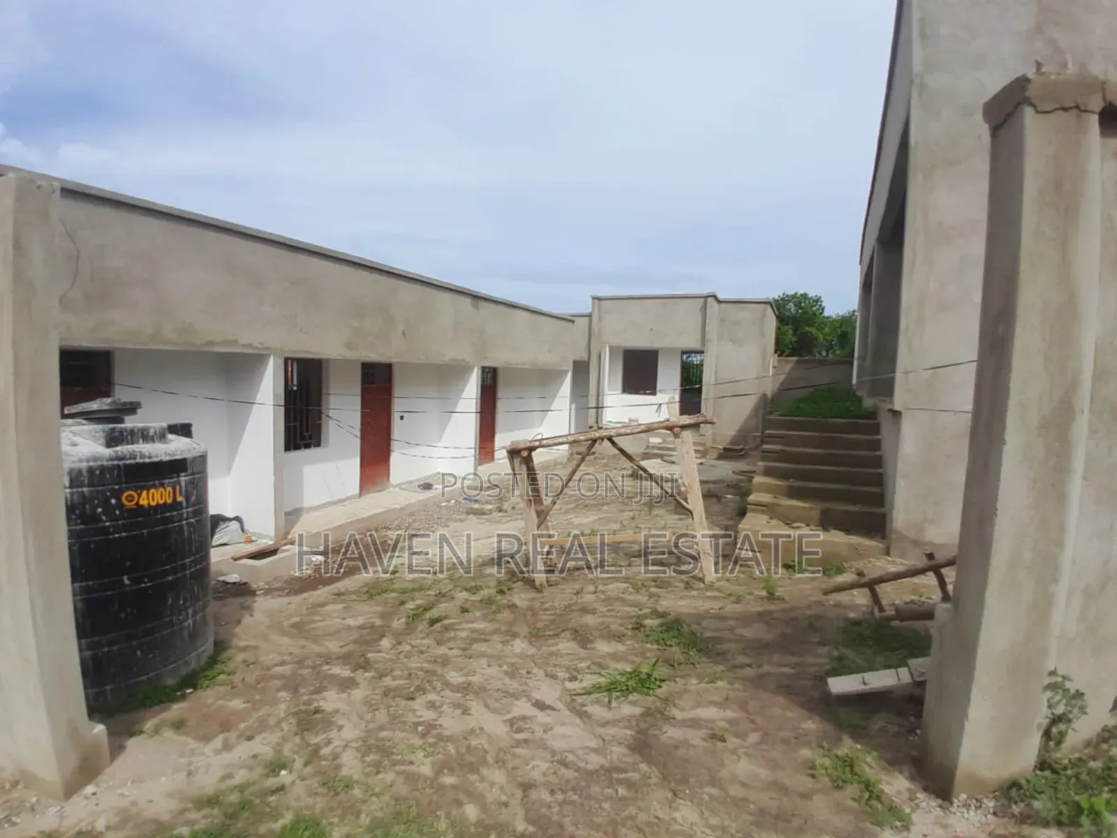 8bdrm Apartment in Kimara for sale