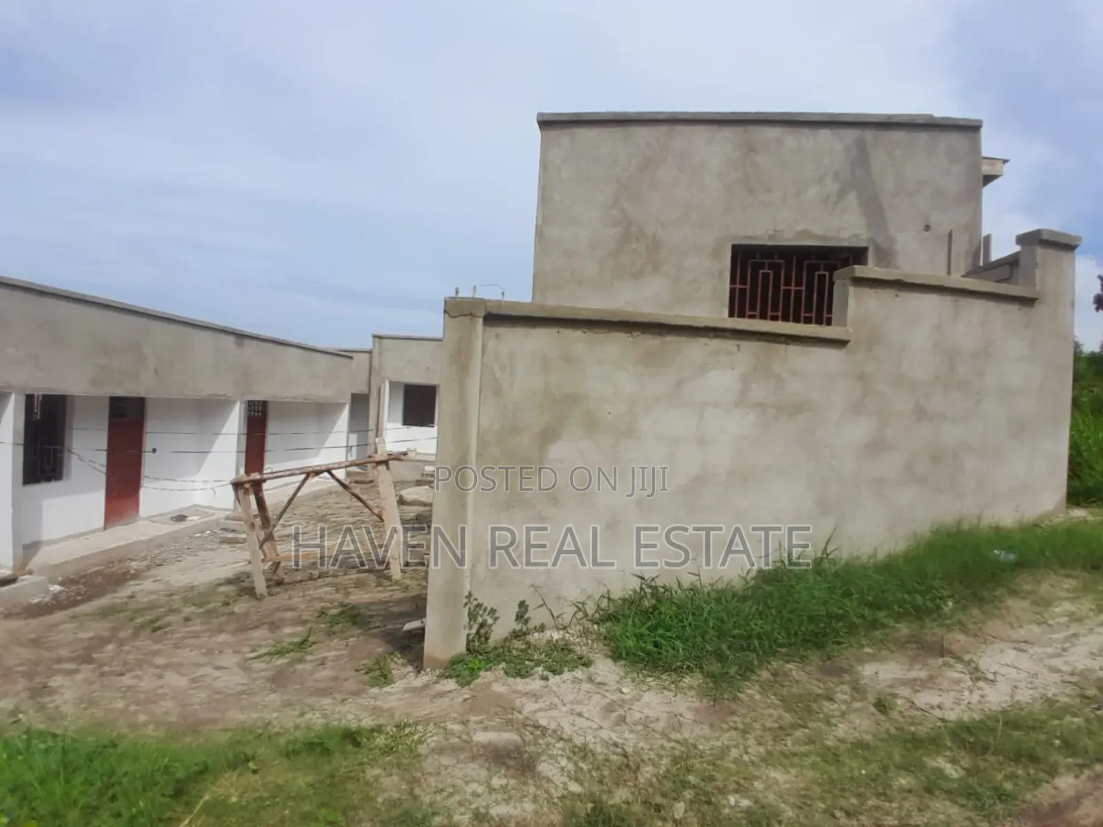 8bdrm Apartment in Kimara for sale