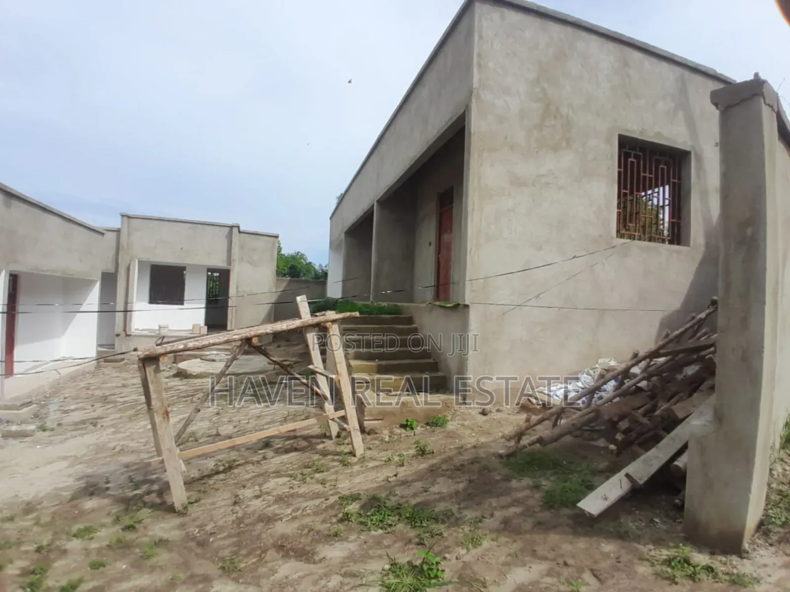 8bdrm Apartment in Kimara for sale