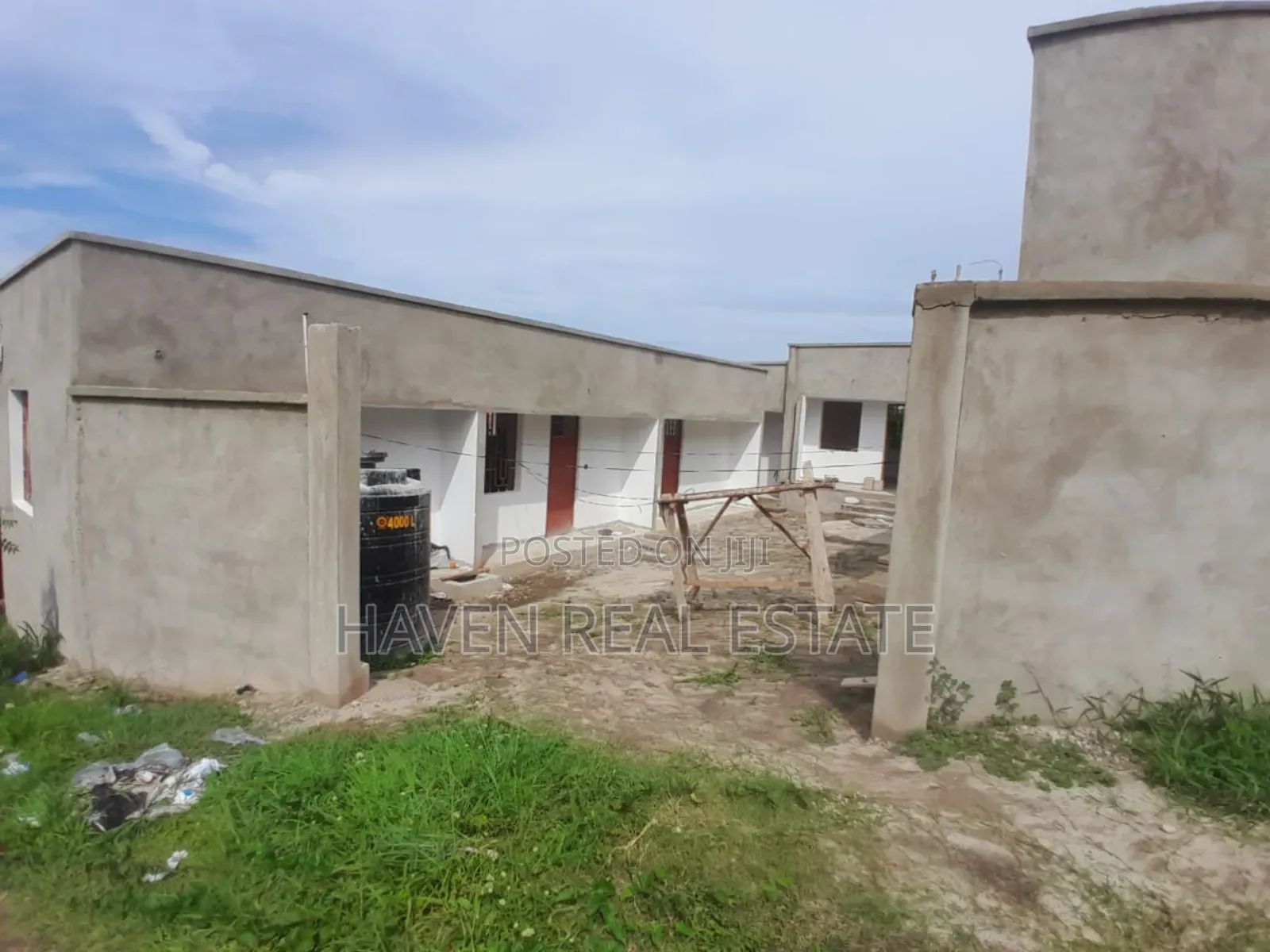 8bdrm Apartment in Kimara for sale