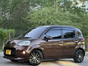 Toyota Porte 1.5 FWD 2014 Brown