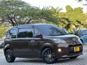 Toyota Porte 1.5 FWD 2014 Brown