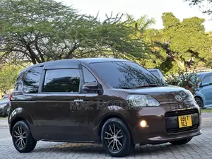 Toyota Porte 1.5 FWD 2014 Brown