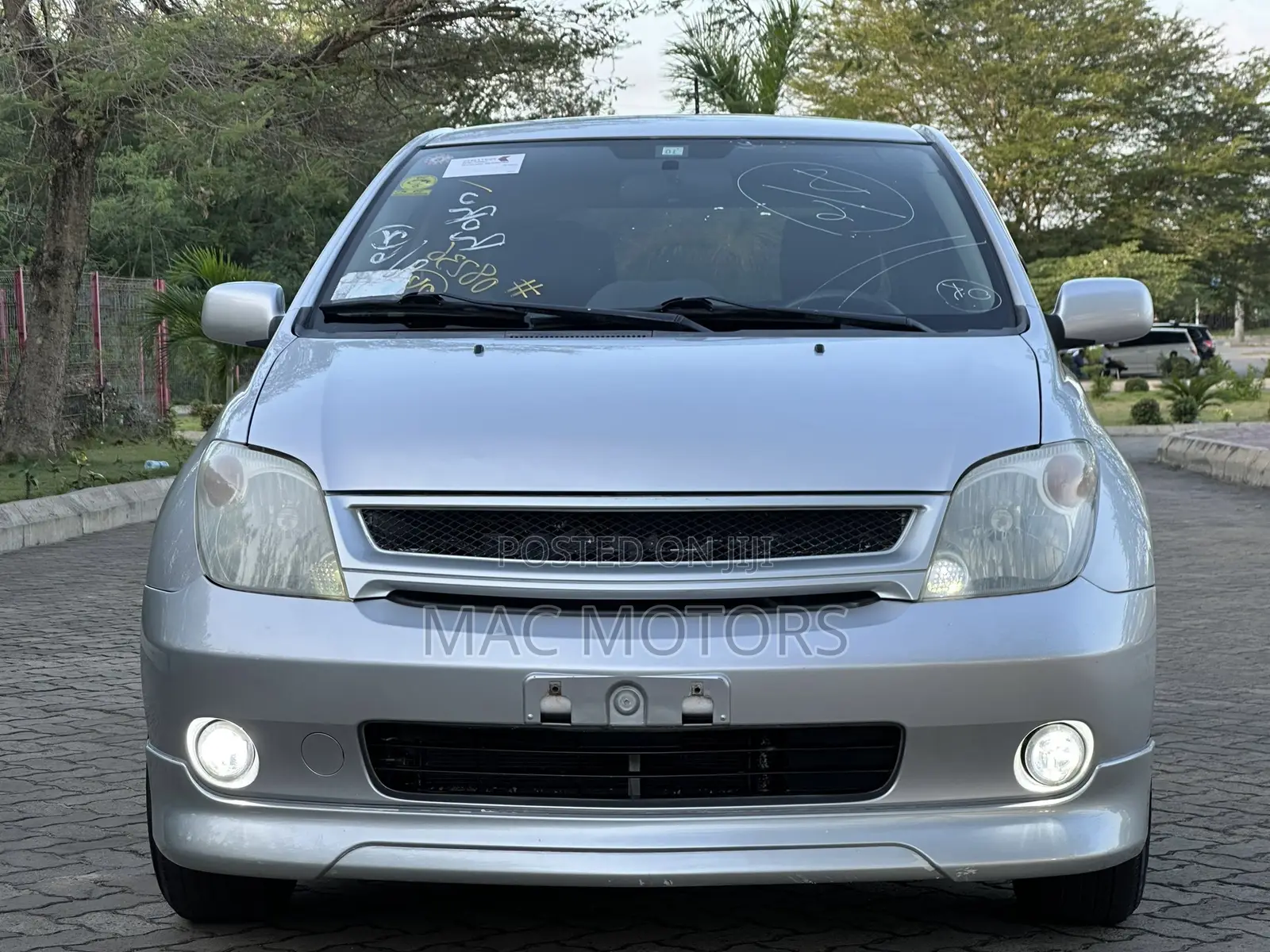 Toyota IST 2003 Silver