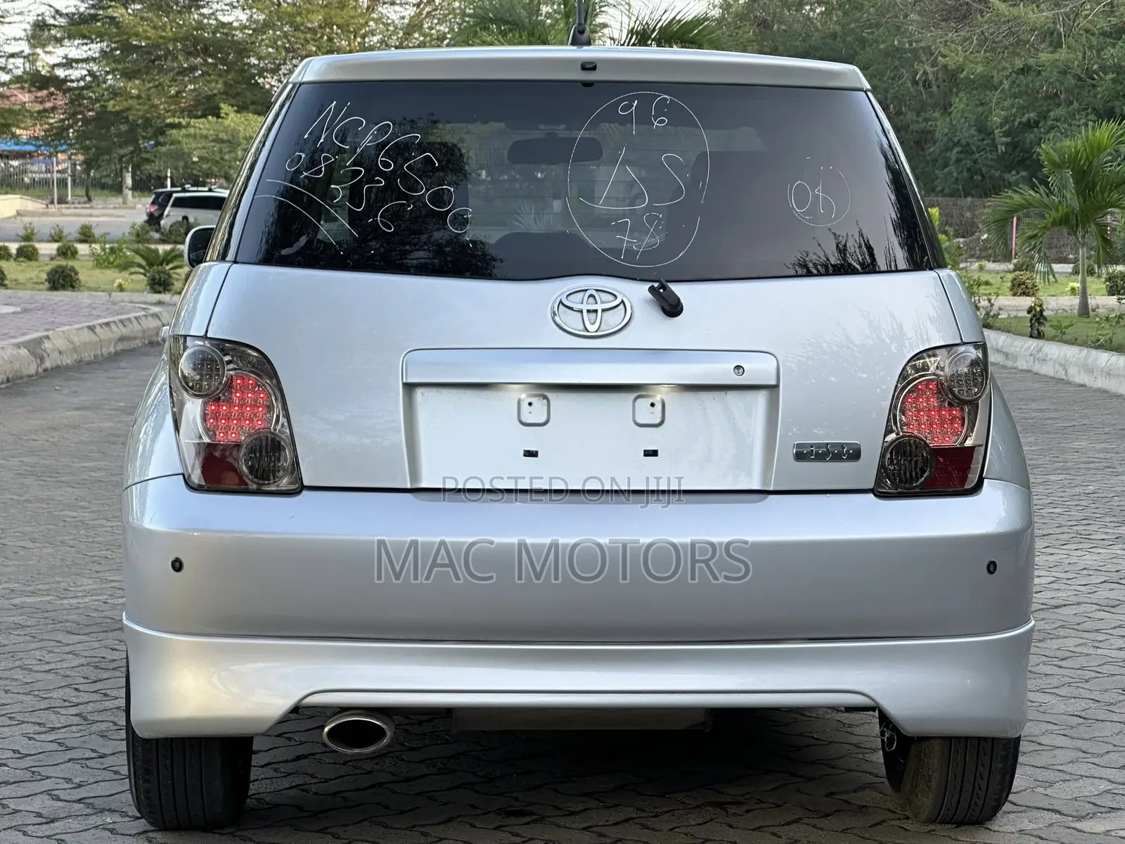 Toyota IST 2003 Silver