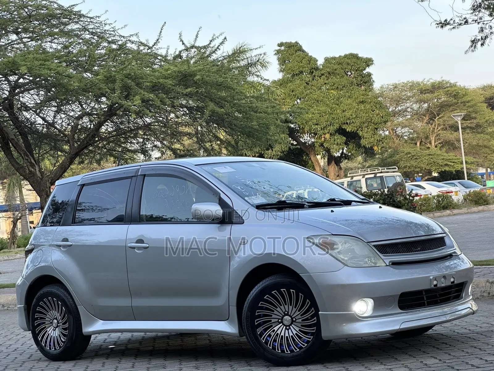 Toyota IST 2003 Silver