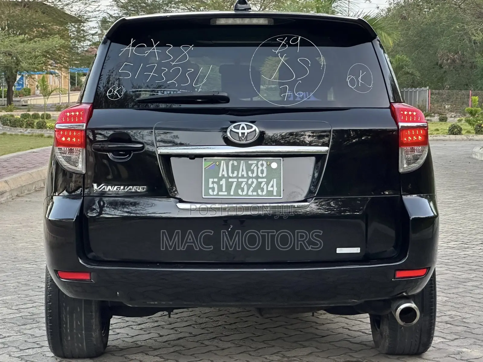 Toyota Vanguard 2010 Black