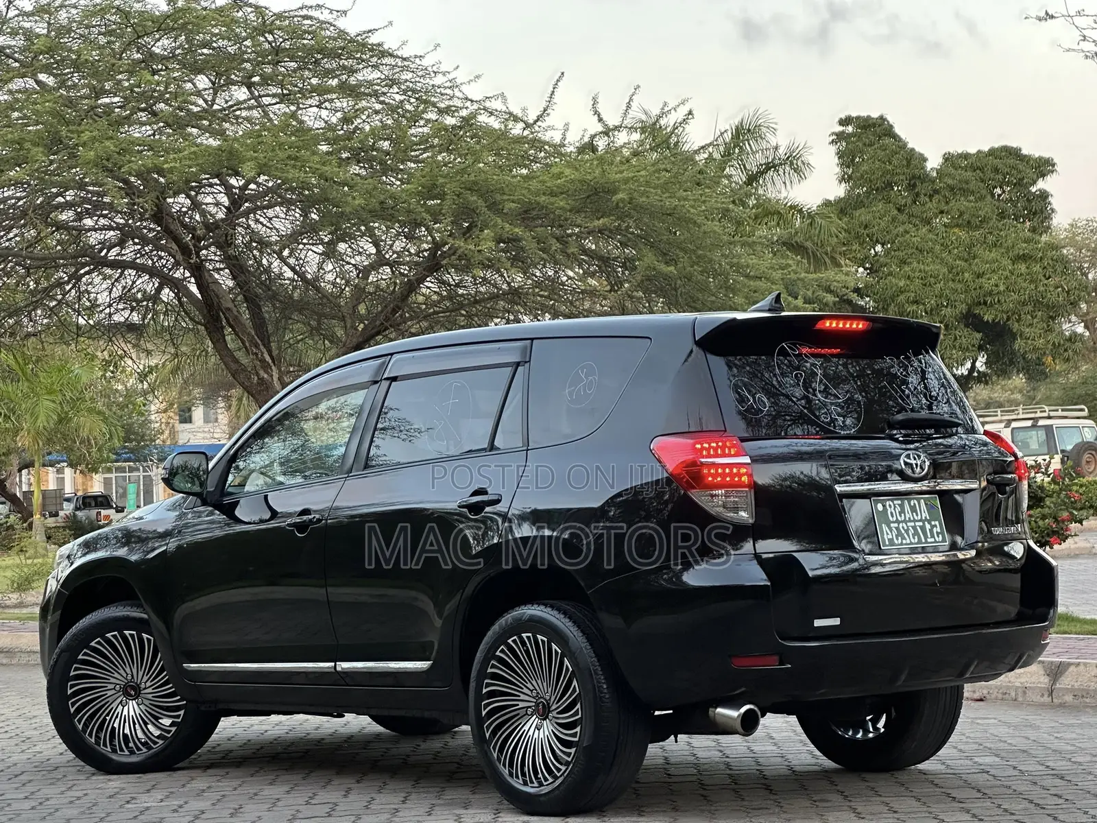 Toyota Vanguard 2010 Black