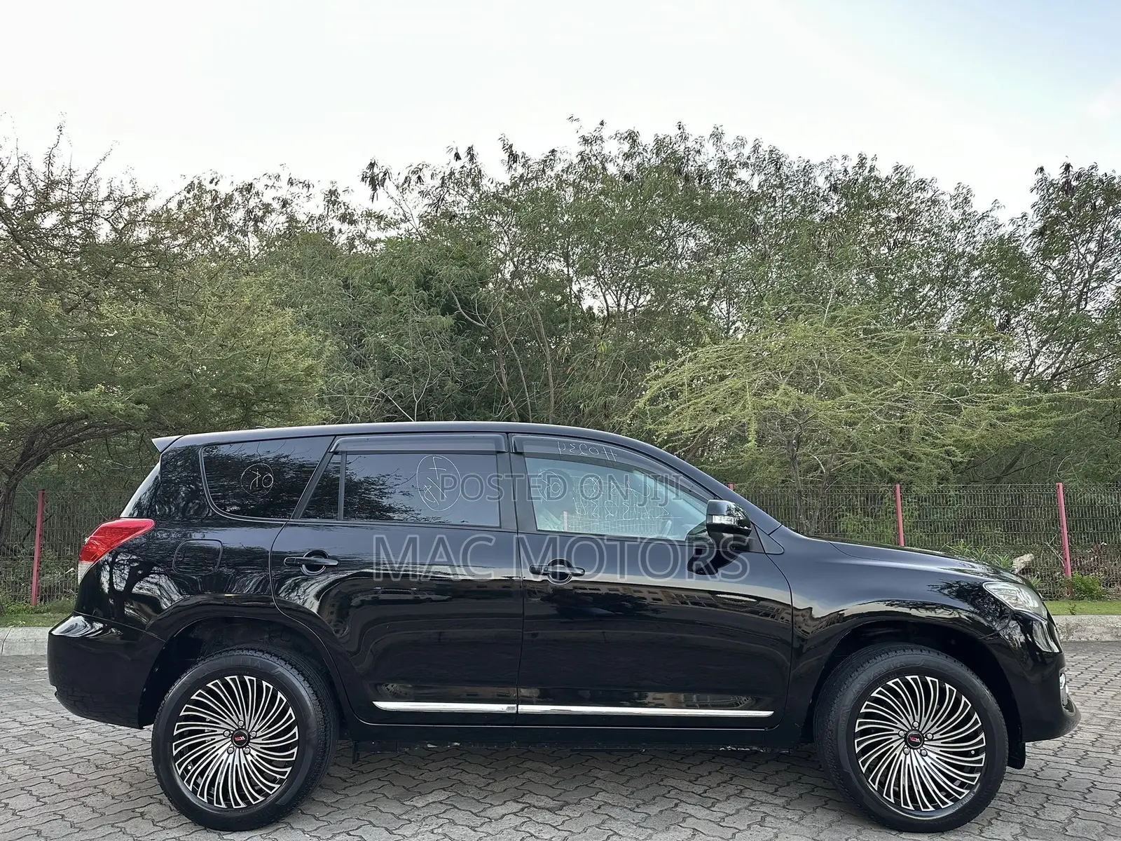Toyota Vanguard 2010 Black