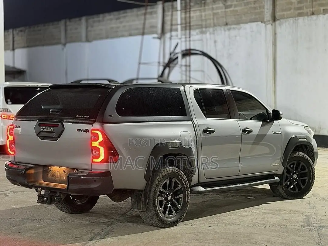 Toyota Hilux Revo Double Cab Deisel 2.8 AWD 2021 Gray