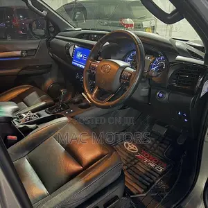 Toyota Hilux Revo Double Cab Deisel 2.8 AWD 2021 Gray