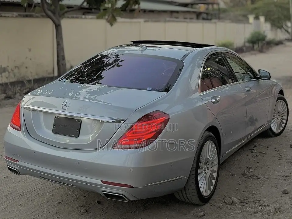 Mercedes-Benz E400 2015 Blue