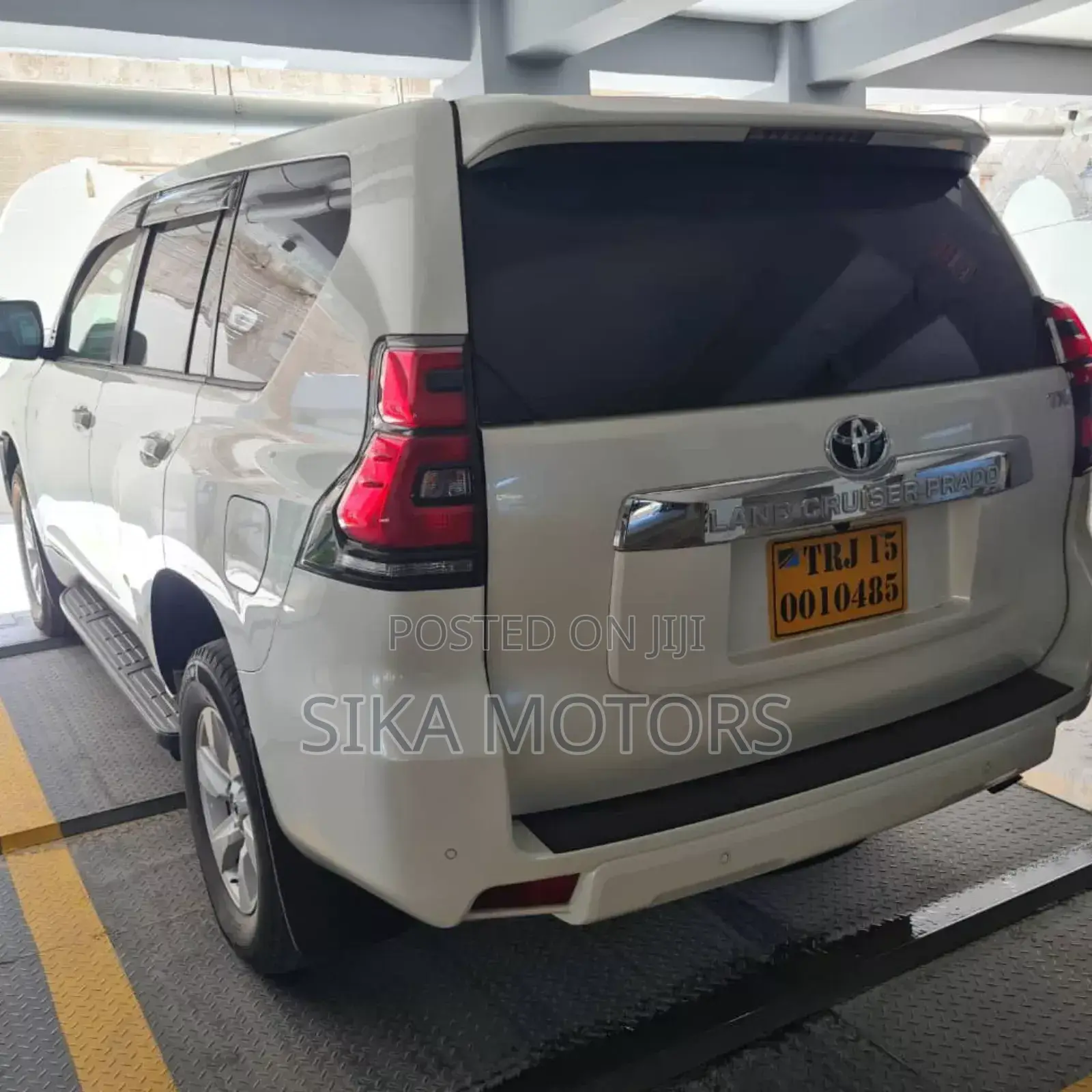 Toyota Land Cruiser Prado 2.7 2019 White