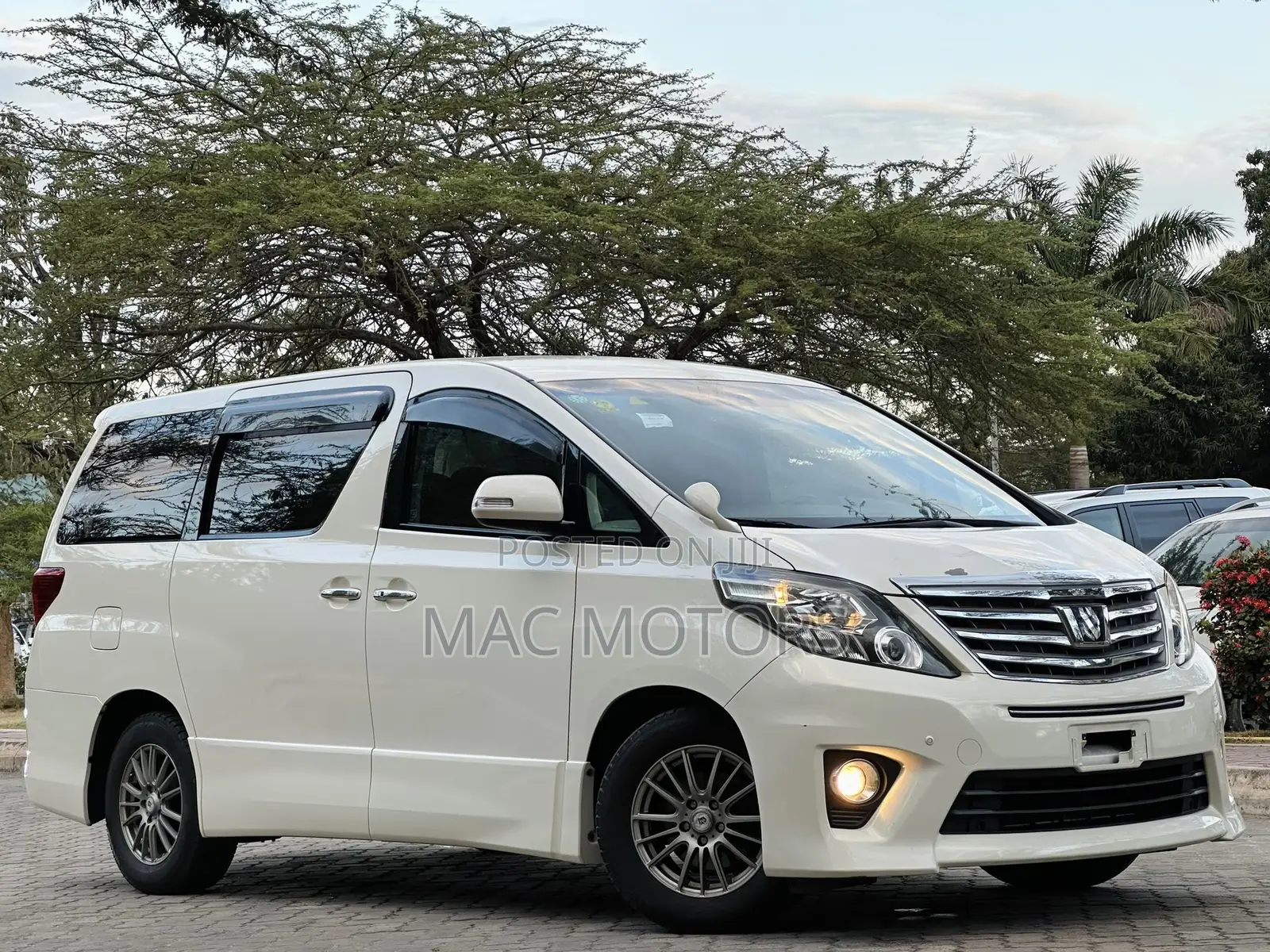 Toyota Alphard 2013 White