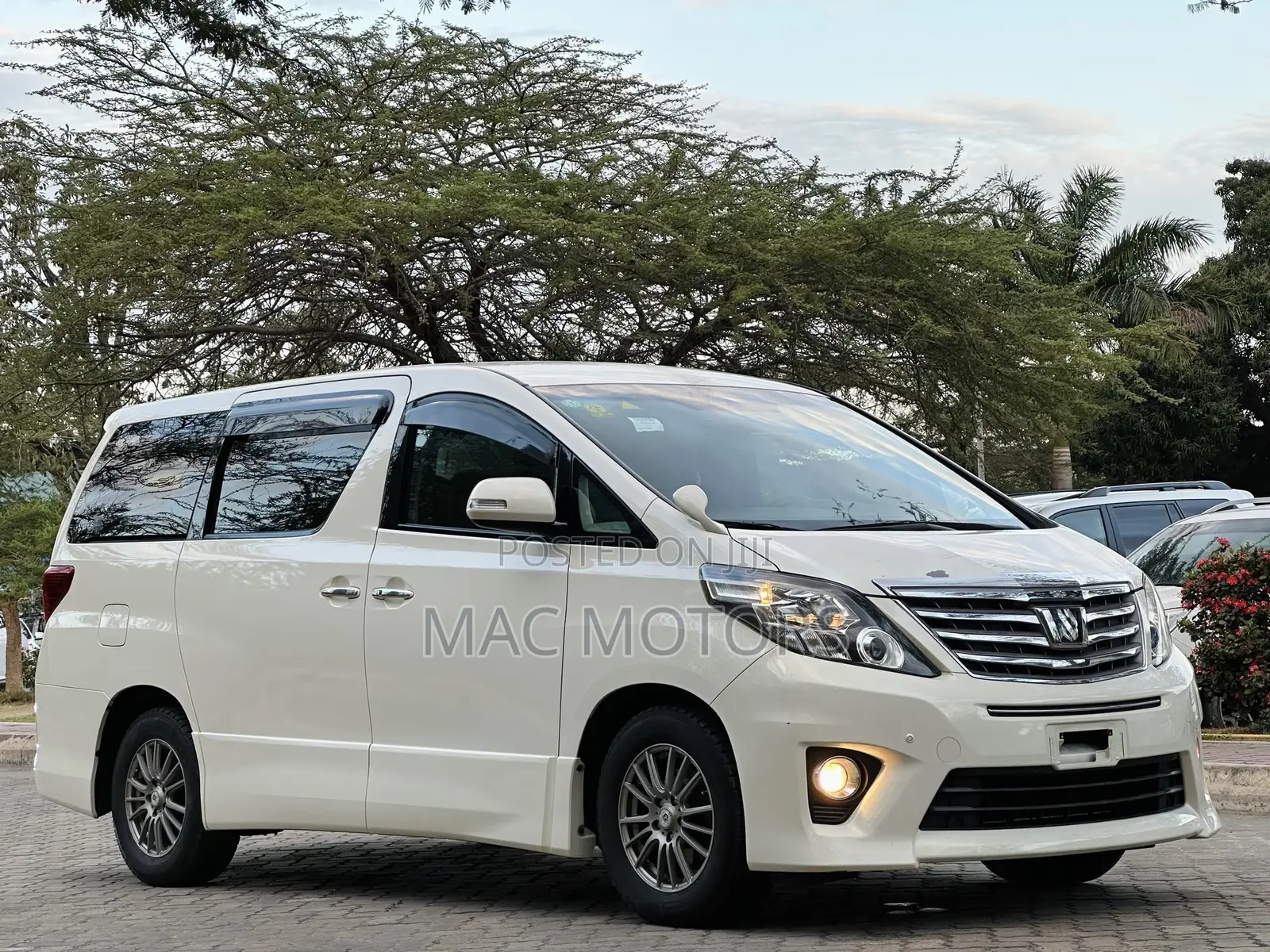 Toyota Alphard 2013 White